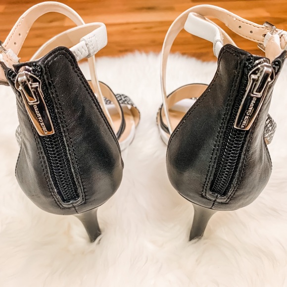 🍋 Vince Camuto • Black & Snake Print Heel Sandals - Picture 6 of 9